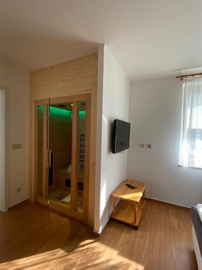 Hotel Am Schlosspark Mallin Exteriör bild