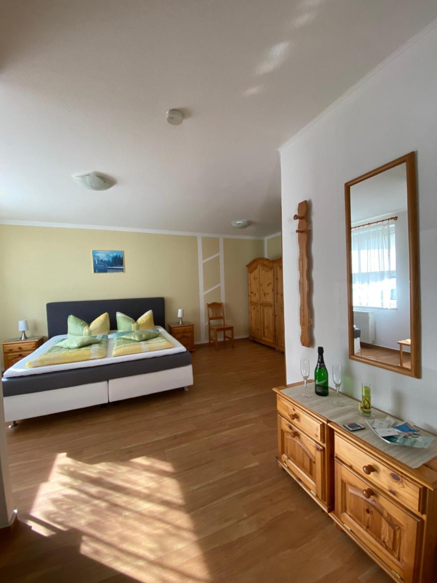 Hotel Am Schlosspark Mallin Rum bild