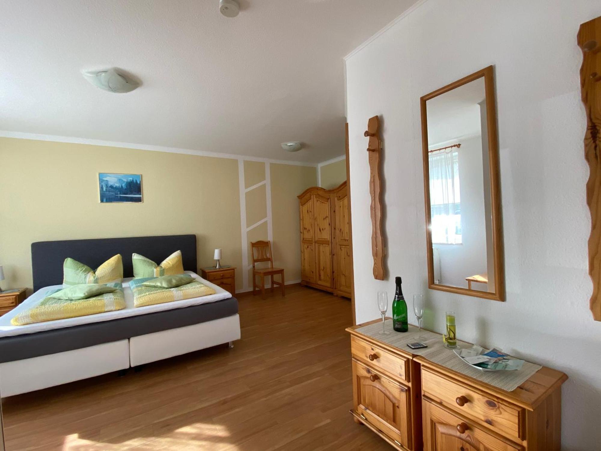 Hotel Am Schlosspark Mallin Rum bild